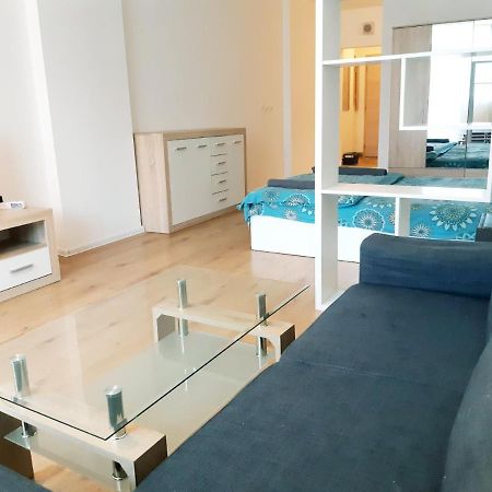 Huge Apartment With A Parking Space In The Same Building โซเฟีย ภายนอก รูปภาพ