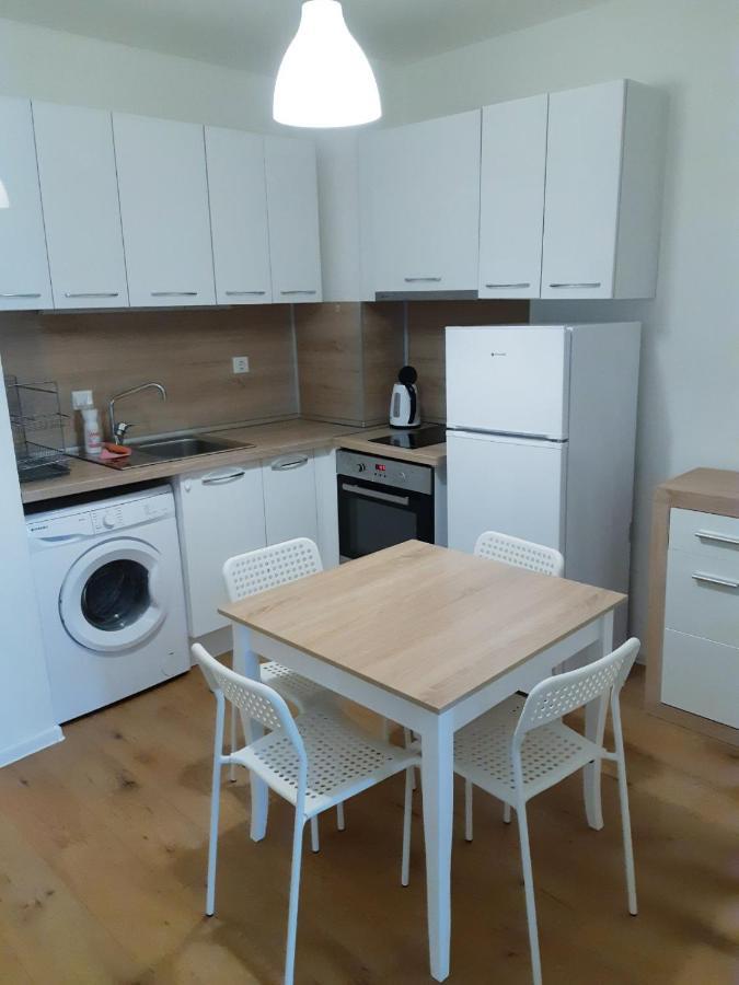 Huge Apartment With A Parking Space In The Same Building โซเฟีย ภายนอก รูปภาพ